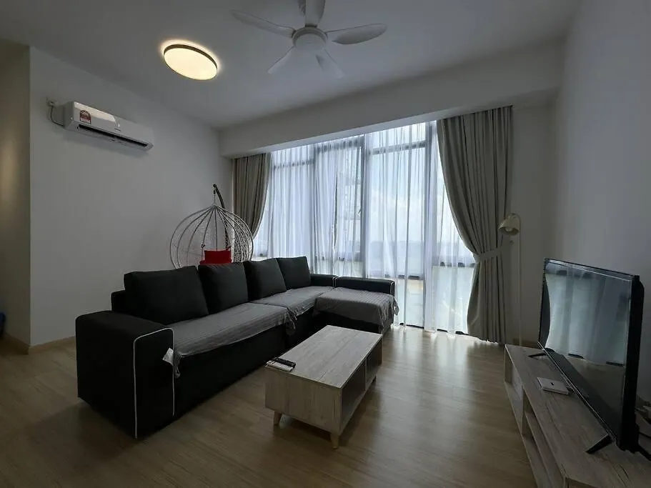 Mount Austin Cube 8 Teen - Double Queen Bed Johor Bahru Malaysia